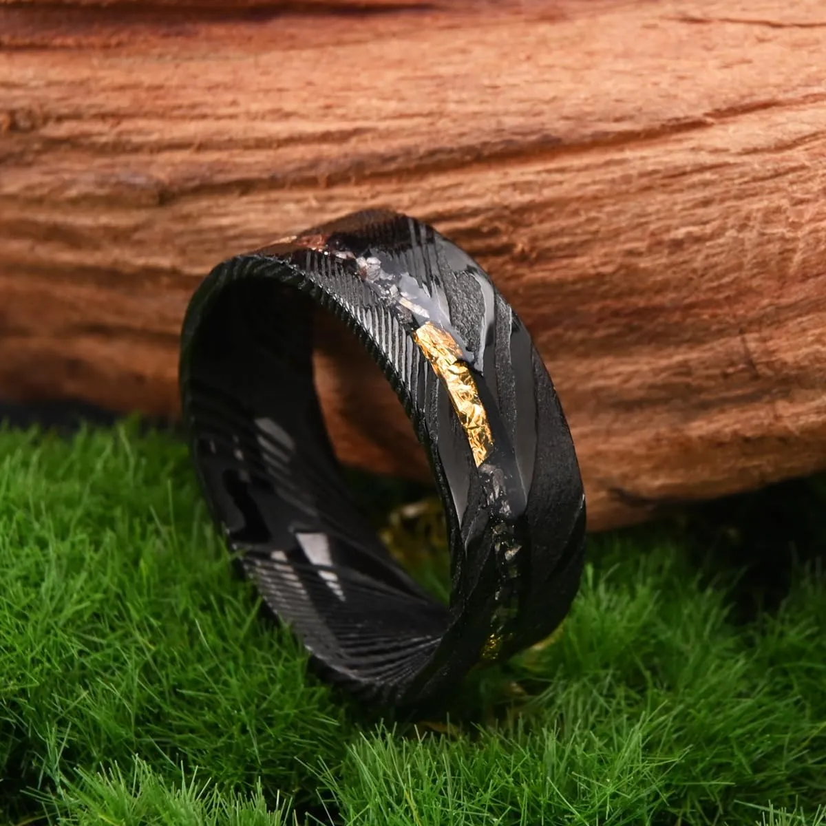 Black Damascus Steel Rings for Men Inlaid with Gold Foil Meteorite Fragments 8mm Flat Men's Wedding Bands Stylish and Comfortable Suitable for Party Anniversaries
