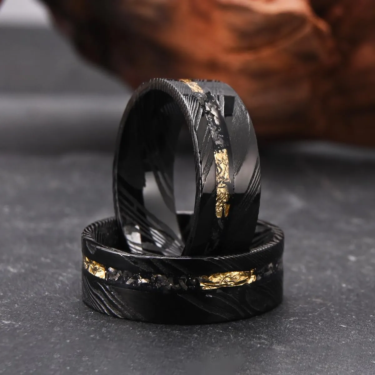 Black Damascus Steel Rings for Men Inlaid with Gold Foil Meteorite Fragments 8mm Flat Men's Wedding Bands Stylish and Comfortable Suitable for Party Anniversaries
