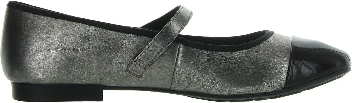 BORN Women's Pandi Mj Ballet Flat