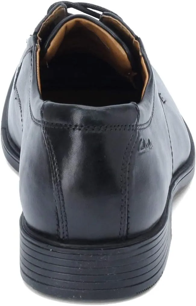 Clarks Men's Tilden Plain Oxford