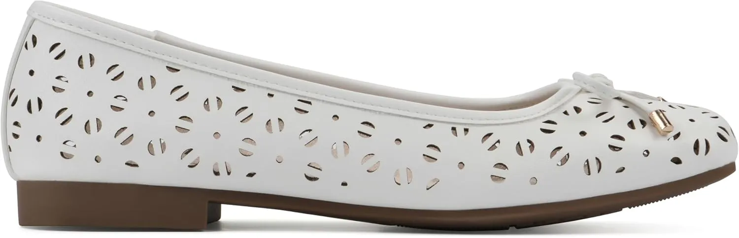 CLIFFS BY WHITE MOUNTAIN Women's Bessa Ballet Flat