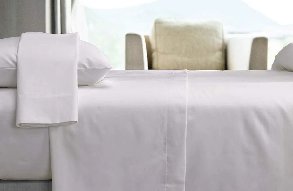 Courtyard by Marriott Hotel Signature 300 Thread Count Cotton Linens Set - White - Includes Flat, Fitted, and 2 Pillowcases - King