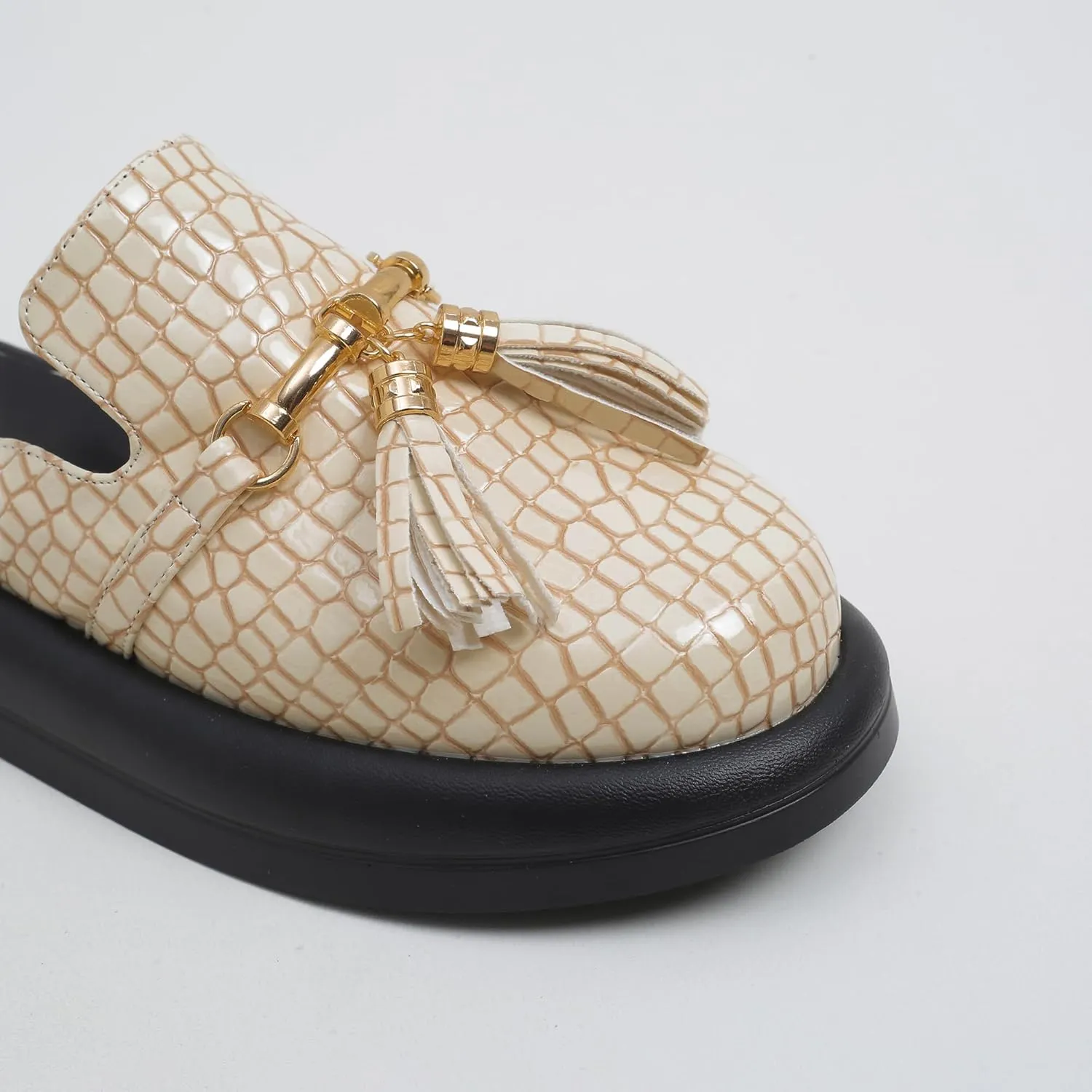Dumalum Mules for Women Flats Closed Round Toe Slip on Sandals Comfortable Loafers Slides Shoes with Metal Chain Decor
