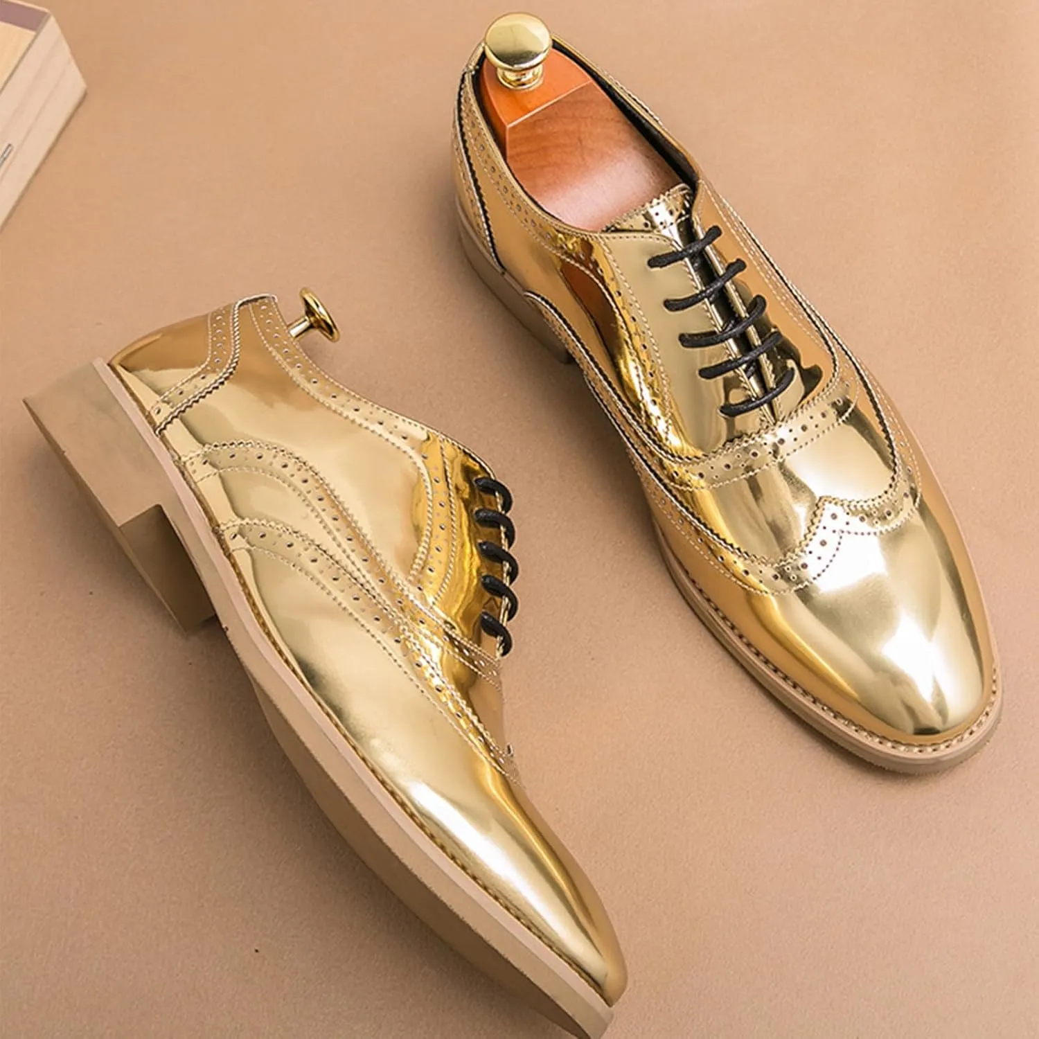 Men's Pointed Toe Wingtip Patent Leather Oxfords Formal Dress Shoes Fashion Retro Carved Brogue Lace Up Derby Business Shoes Soft Sole Breathable Comfory Wedding Tuxedo Shoes