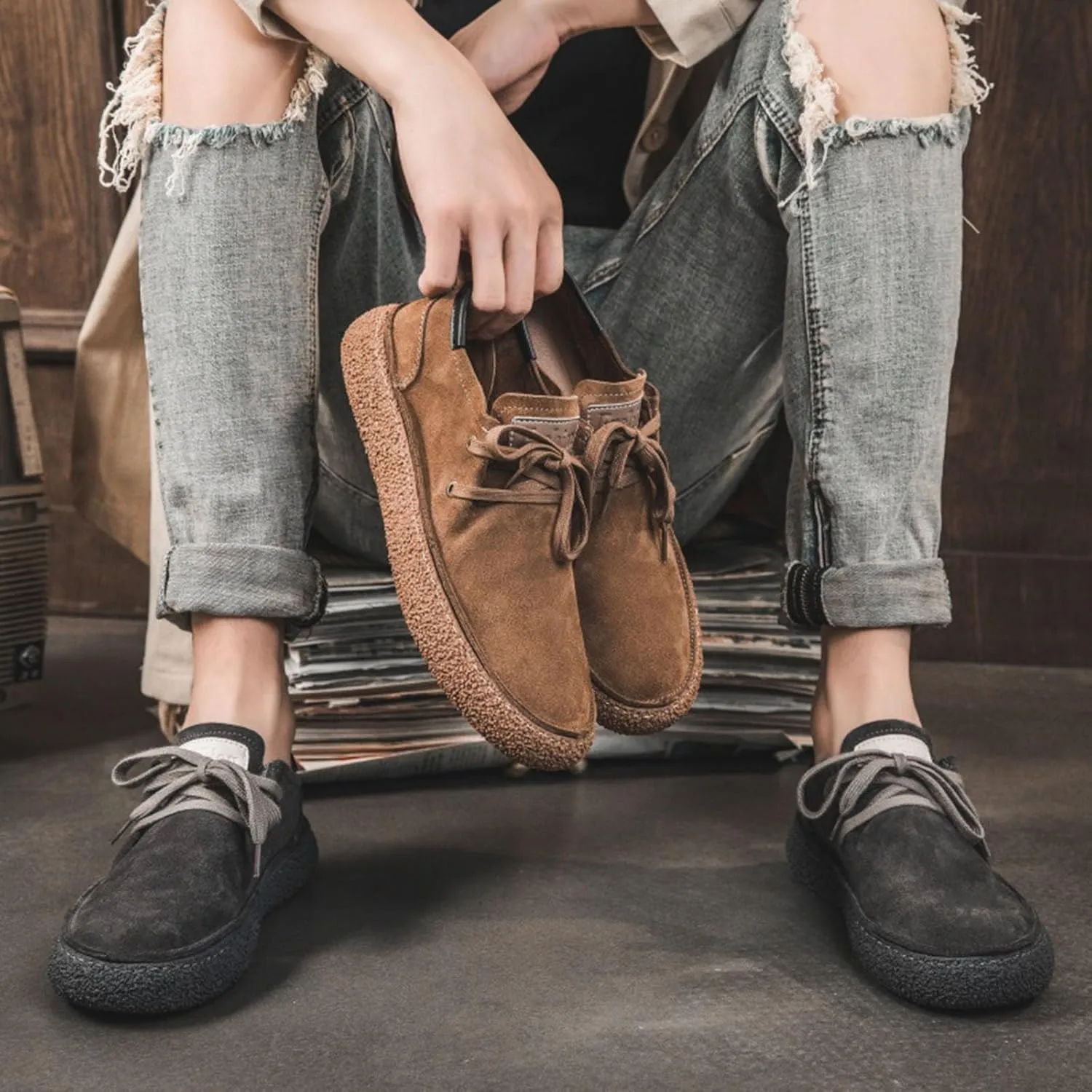 Men's Retro Suede Soft Sole Lace-Up Board Shoes Fashionable and Comfortable Non-Slip Flat Walking Shoes Classic Modern Brushed Leather Oxfords