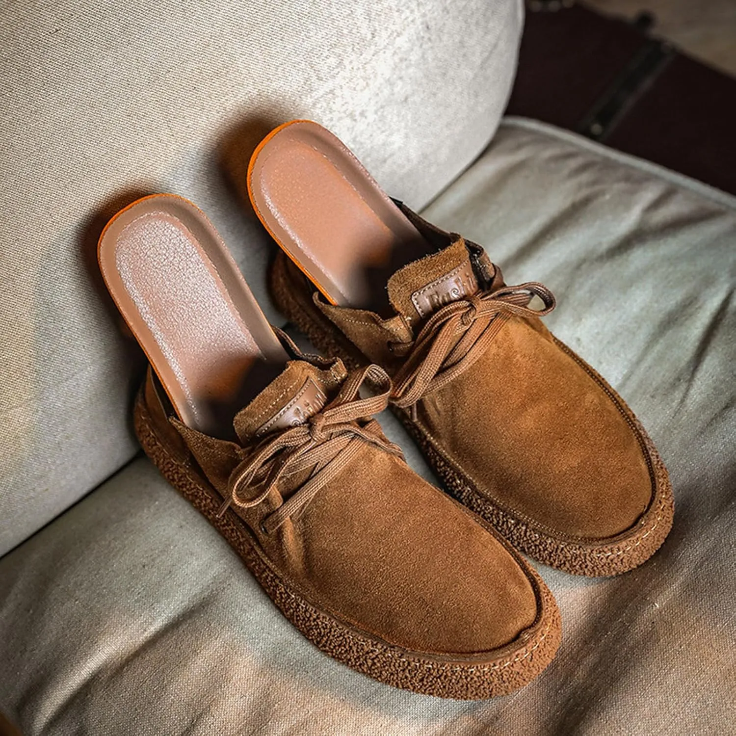 Men's Retro Suede Soft Sole Lace-Up Board Shoes Fashionable and Comfortable Non-Slip Flat Walking Shoes Classic Modern Brushed Leather Oxfords