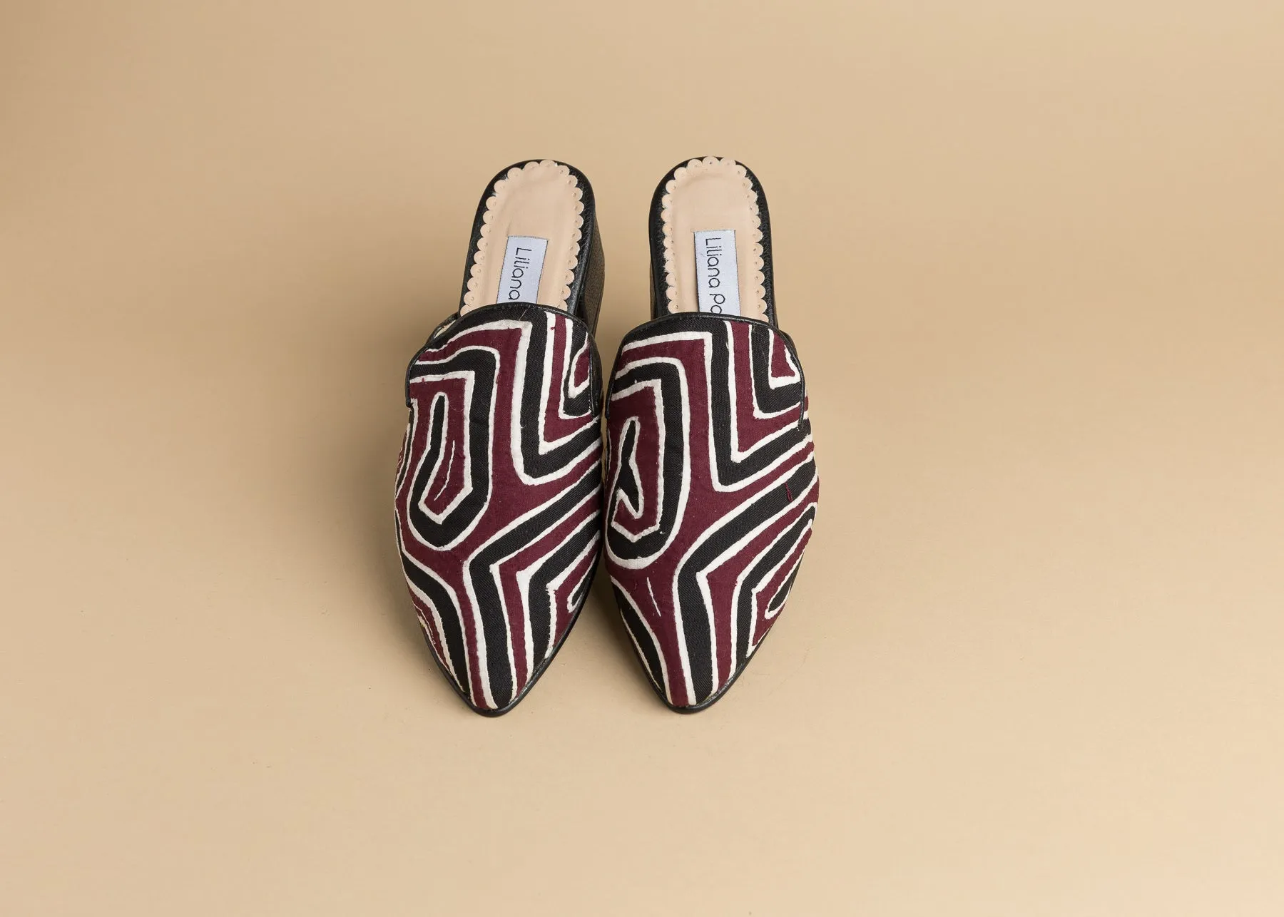 Mola Mule | Black Wine & White