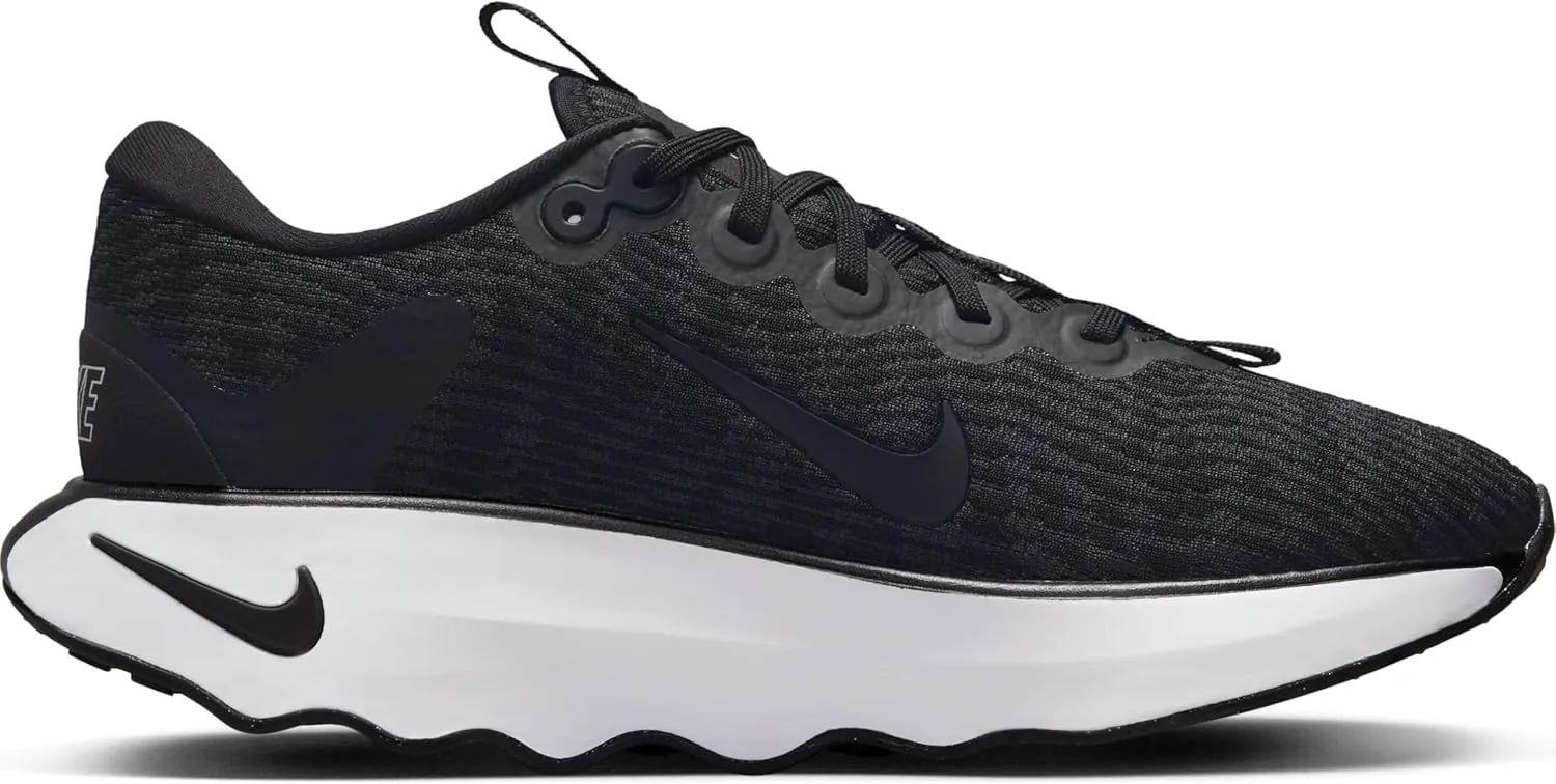 Nike Men's Motiva Sneaker