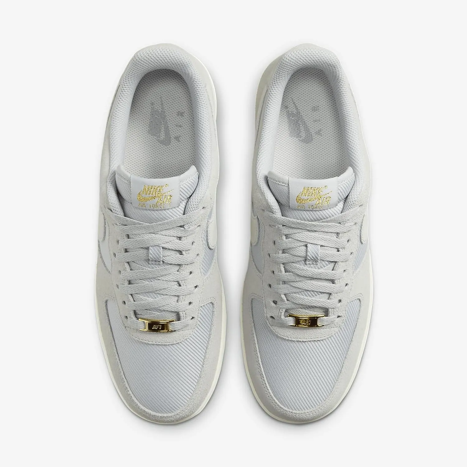 NIKE Men's Sneaker