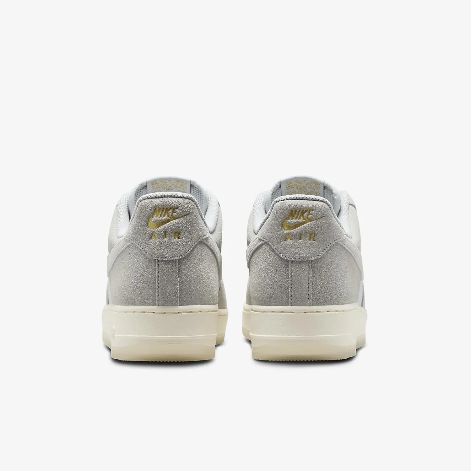 NIKE Men's Sneaker