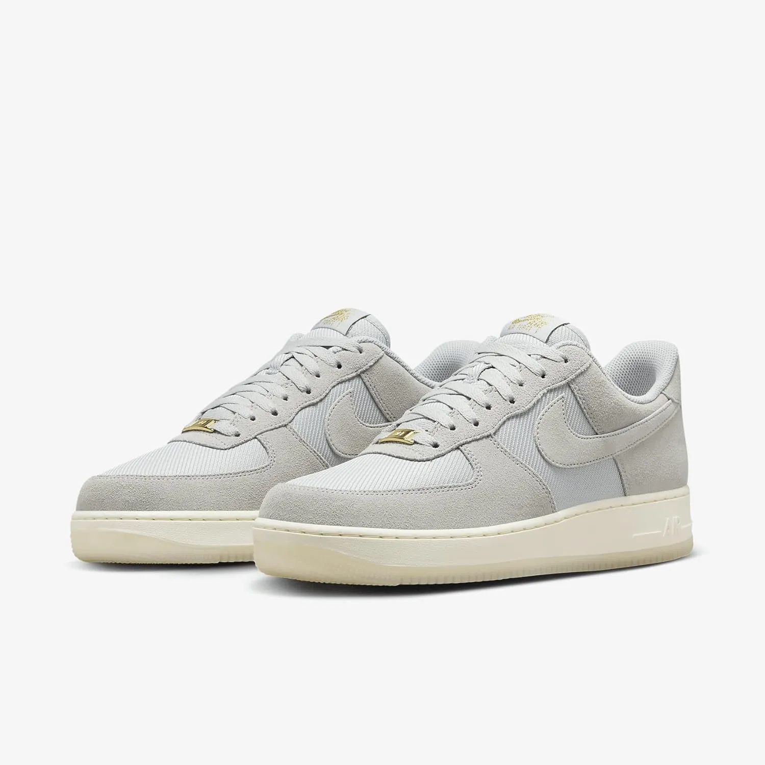 NIKE Men's Sneaker