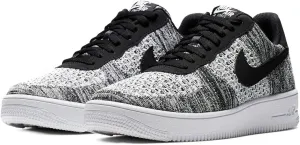 NIKE Men's Sneaker