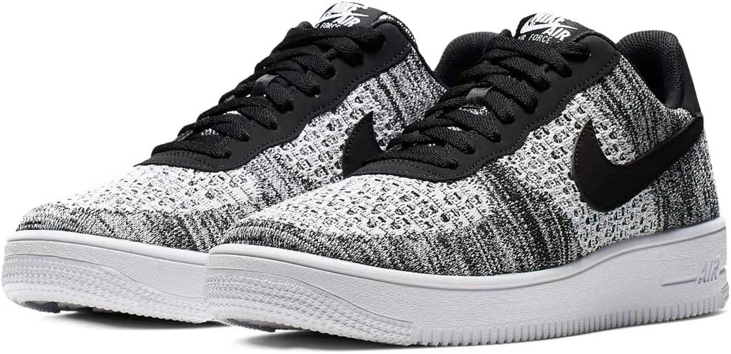 NIKE Men's Sneaker