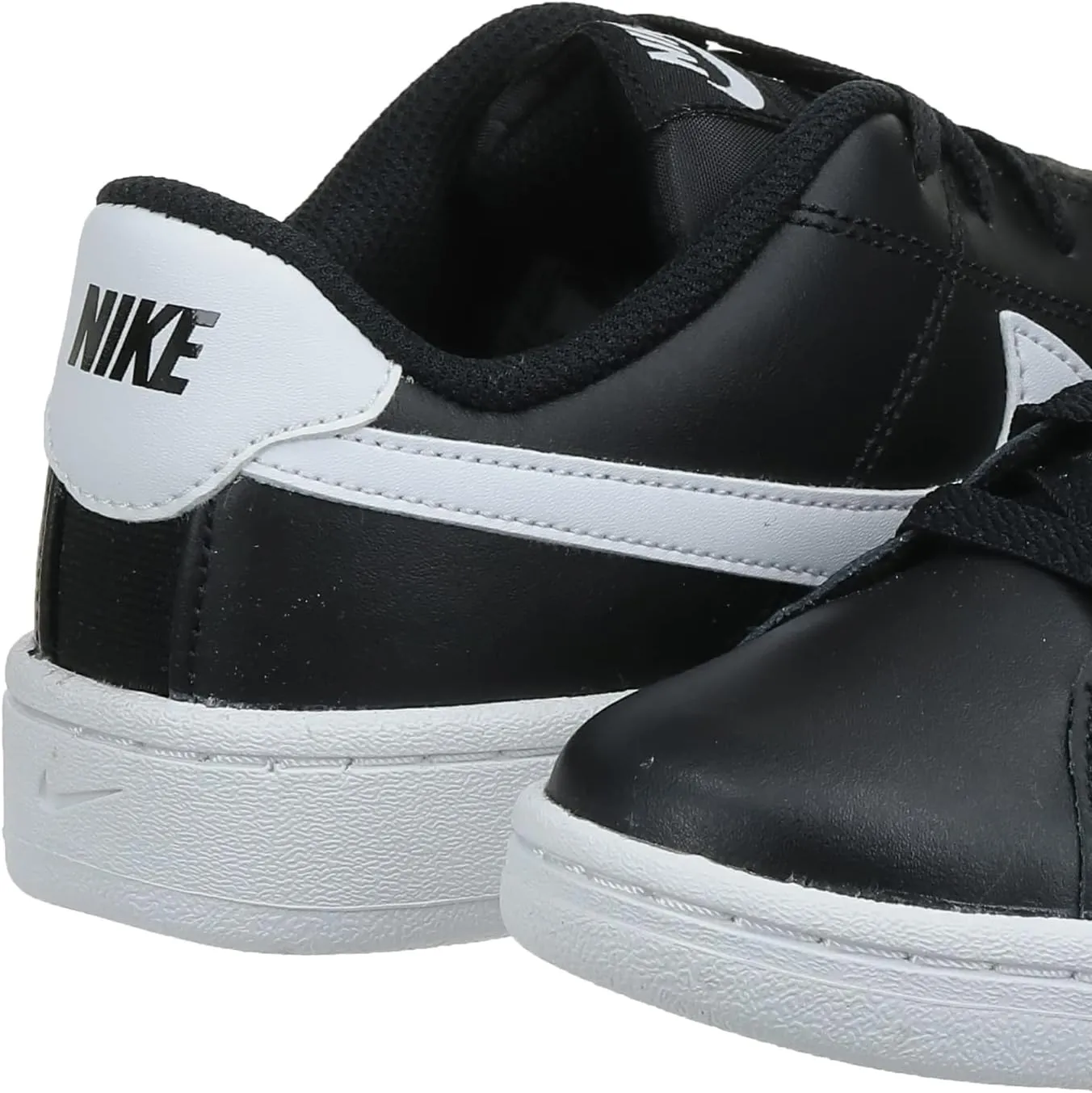 NIKE Women's Flat Sports Leisure