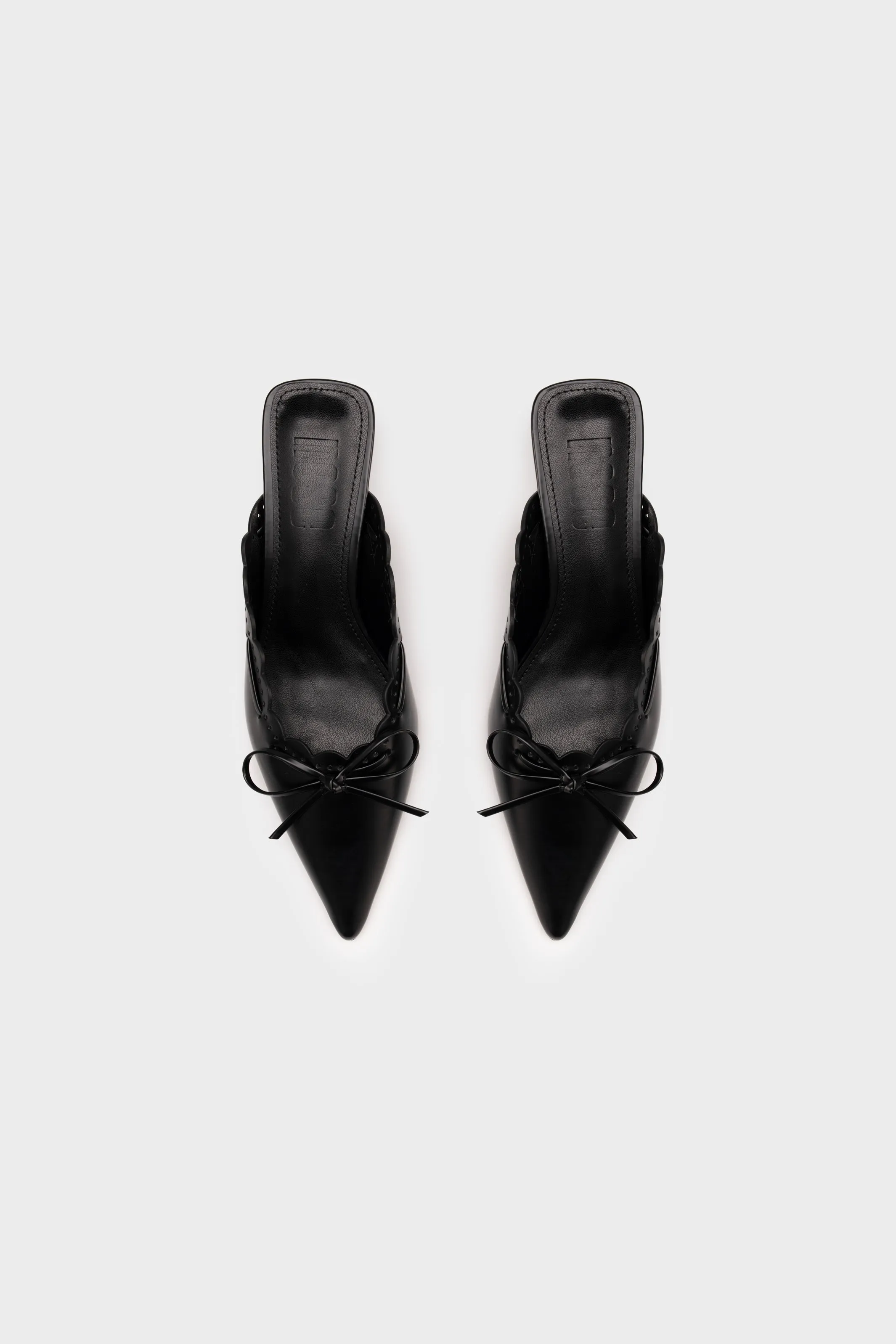 PERFORATED HEEL MULE WITH BOW
