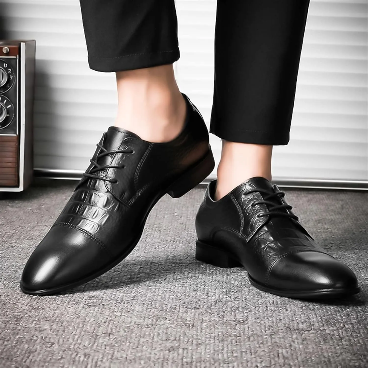 Single Season Dress Oxford for Men Lace Up Crocodile Embossed Cap Toe Derby Shoes Leather Low Top Rubber Sole Slip Resistant Block Heel Prom Very Popular Among Young People