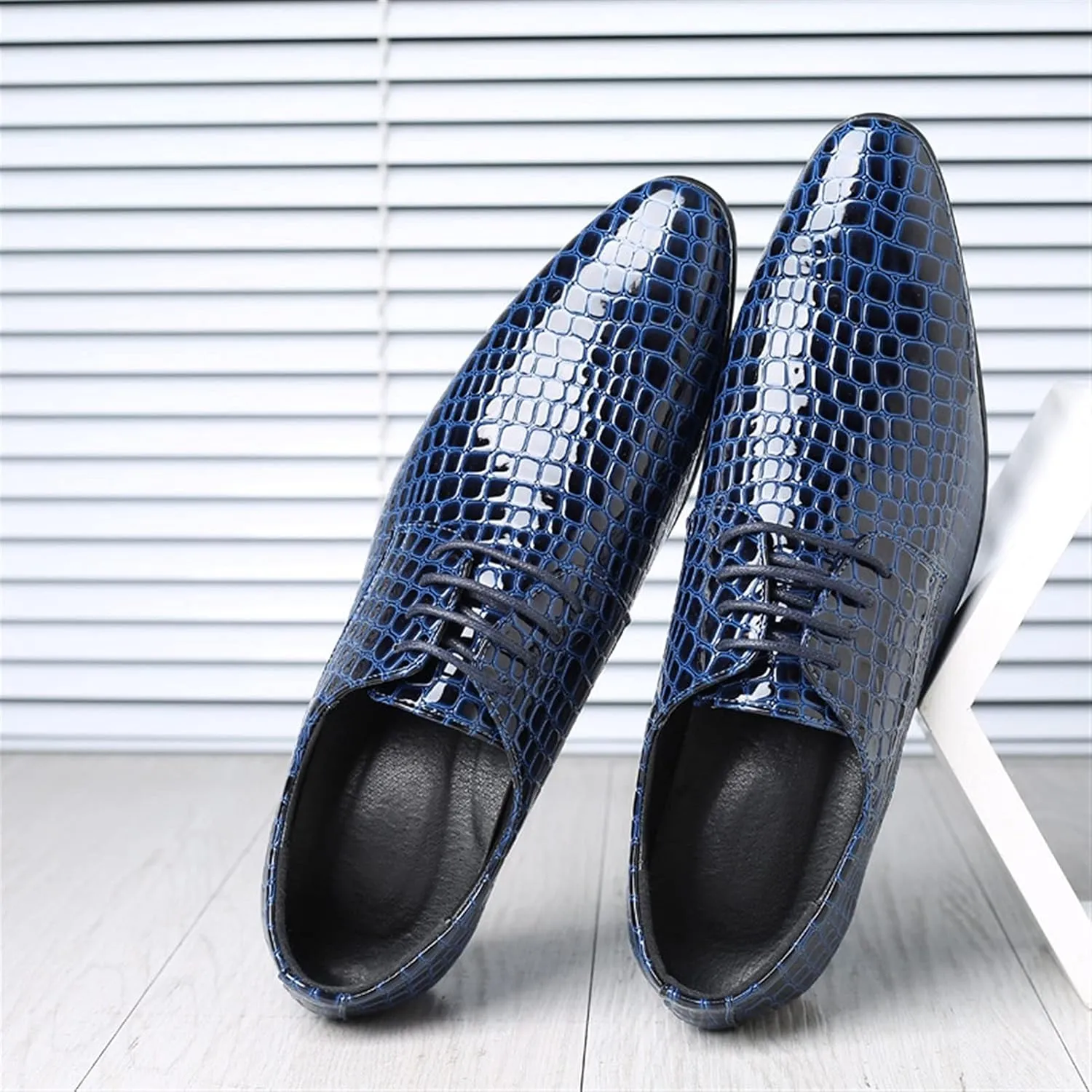 Single Season Dress Shoes for Men Lace Up Derby Shoes Crocodile Alligator Embossed PU Leather Non Slip Low Top Rubber Sole Slip Resistant Block Heel Prom Very Popular Among Young People