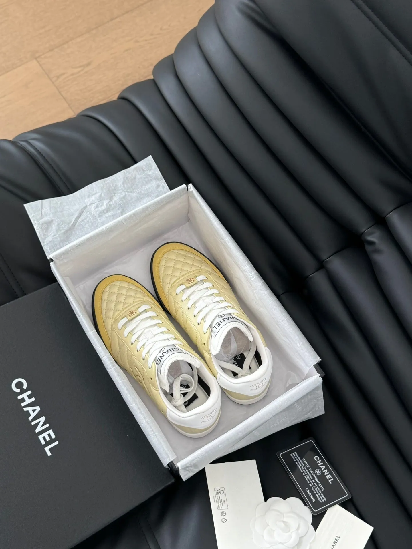 SNEAKER LIGHT EMBROIDERED Winter savings IN WHITE YELLOW MIX Oversized savings LAMBSKIN CHANEL