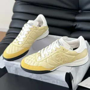 SNEAKER LIGHT EMBROIDERED Winter savings IN WHITE YELLOW MIX Oversized savings LAMBSKIN CHANEL