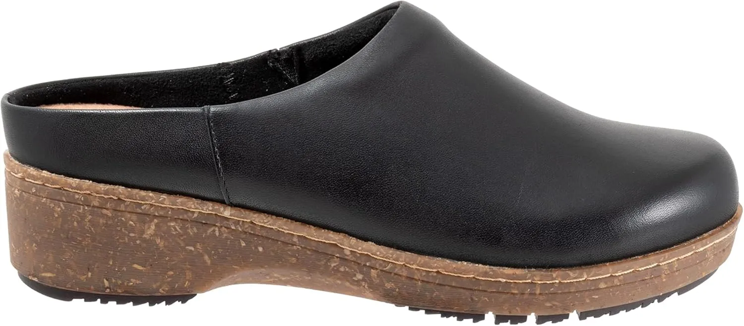SoftWalk Women's Arvada Clog