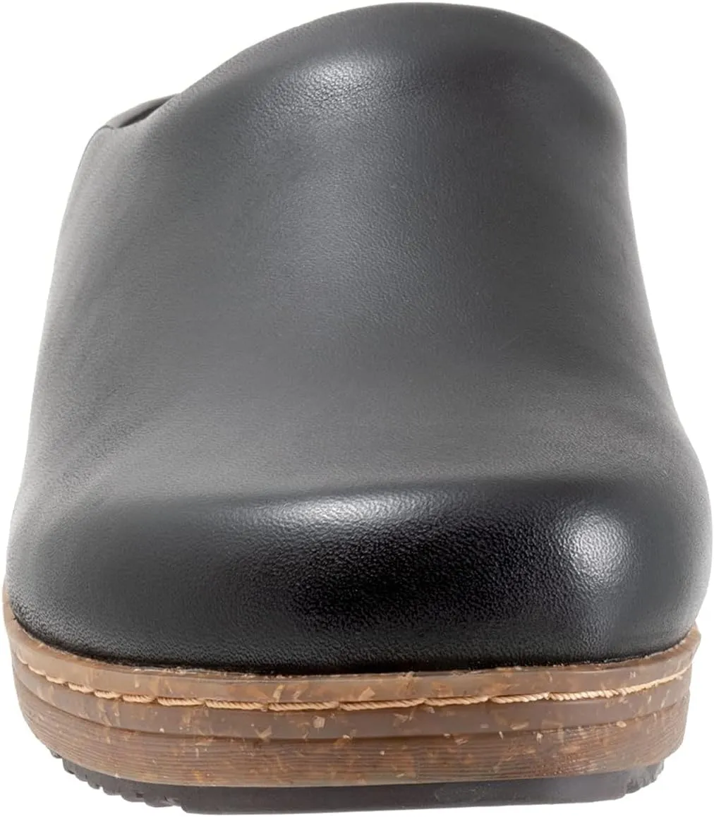 SoftWalk Women's Arvada Clog