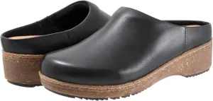 SoftWalk Women's Arvada Clog