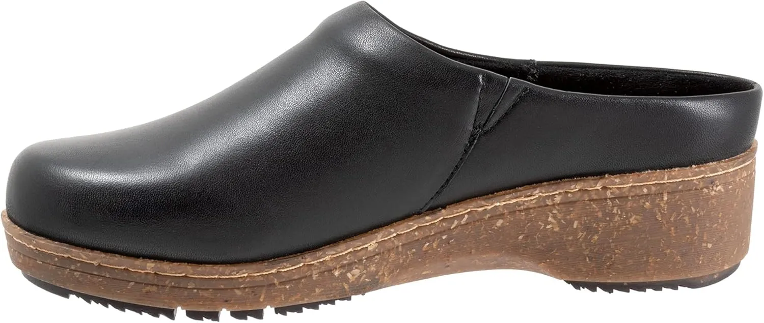 SoftWalk Women's Arvada Clog