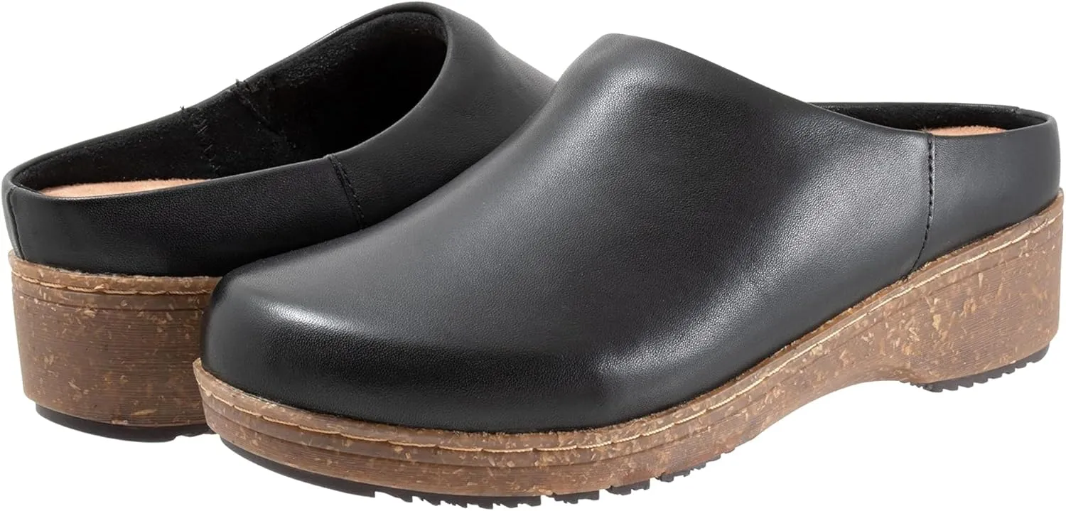 SoftWalk Women's Arvada Clog