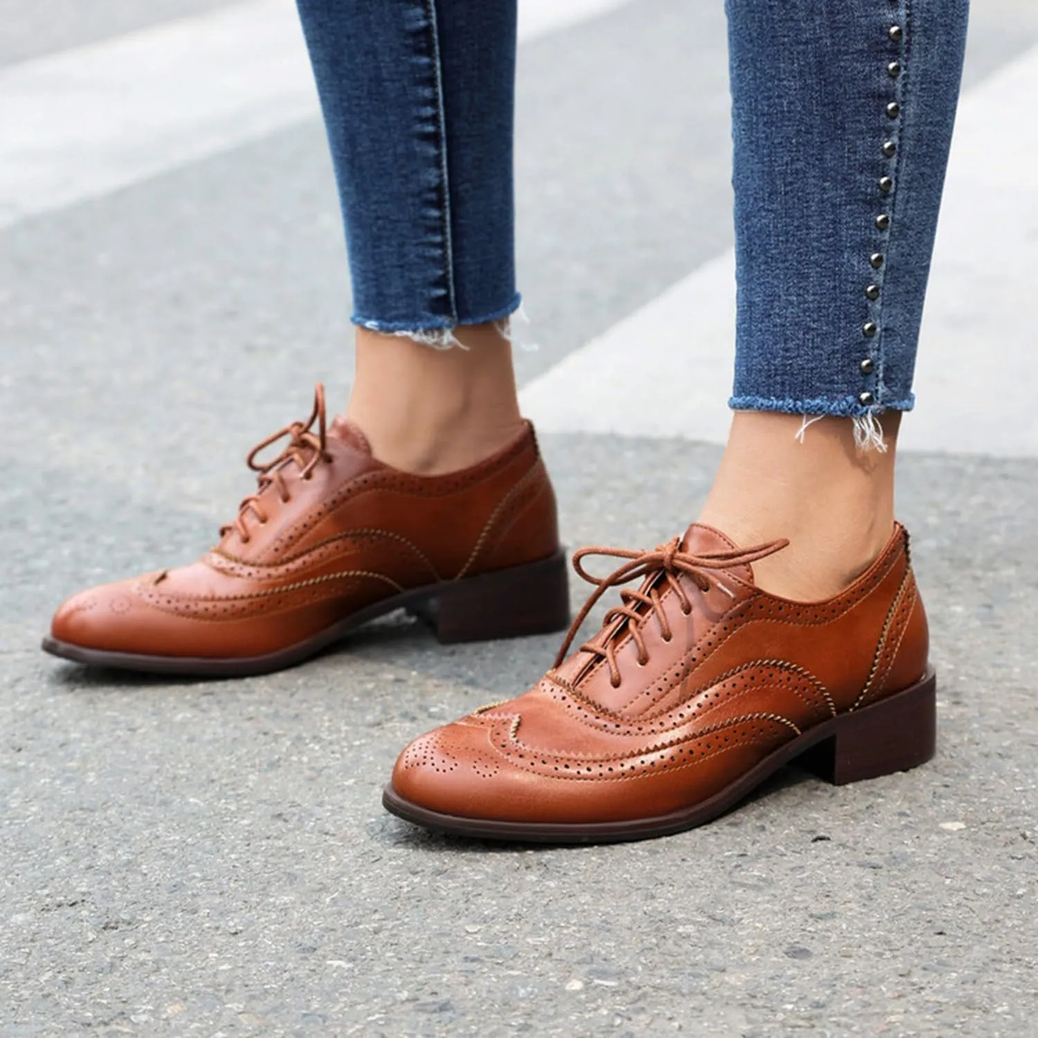 TDA Women's Perforated Wingtip Lace-up Synthetic Leather Dress Vintage Oxford Flat Shoes
