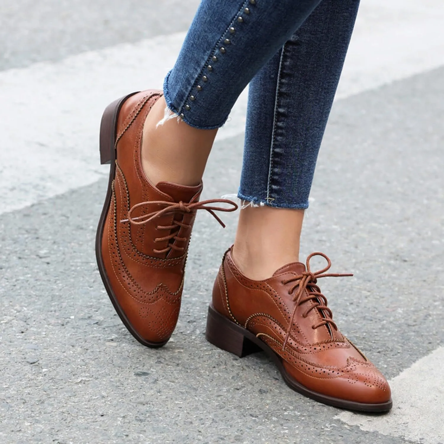 TDA Women's Perforated Wingtip Lace-up Synthetic Leather Dress Vintage Oxford Flat Shoes