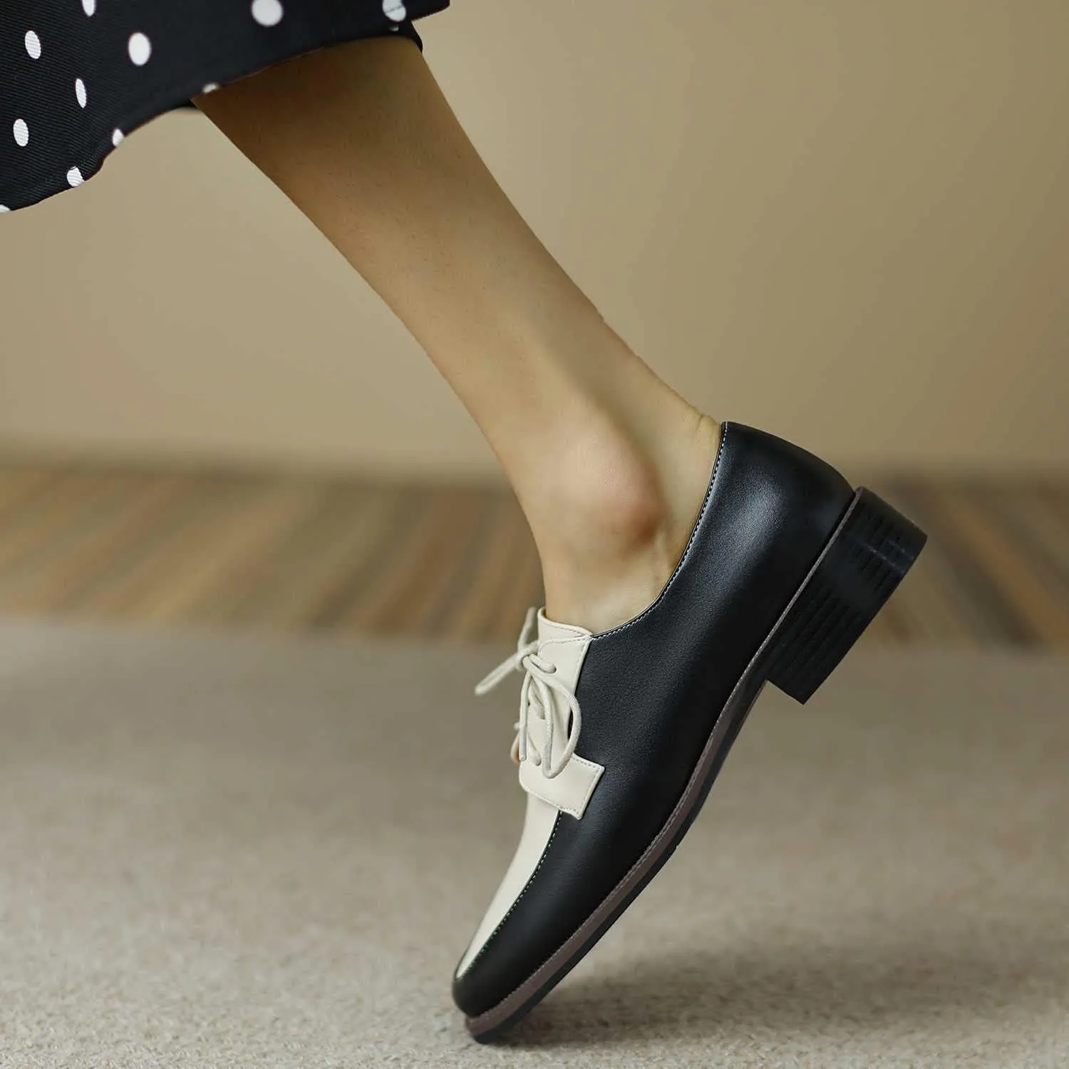 Two Tone Oxfords for Women, Round Toe Lace Up Low Heel Dress Shoes