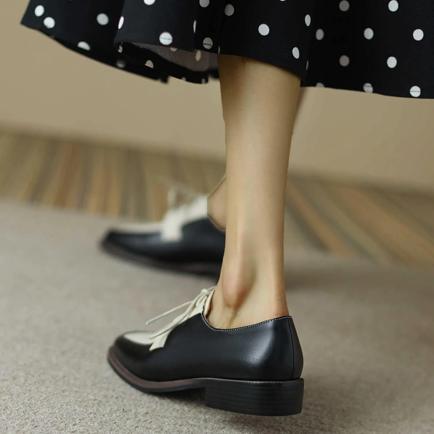 Two Tone Oxfords for Women, Round Toe Lace Up Low Heel Dress Shoes