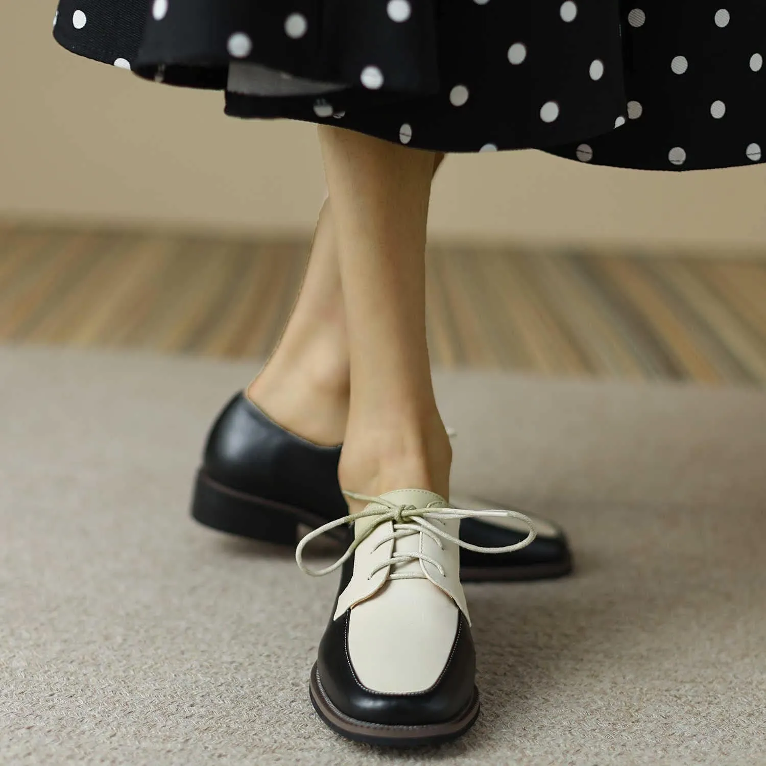 Two Tone Oxfords for Women, Round Toe Lace Up Low Heel Dress Shoes