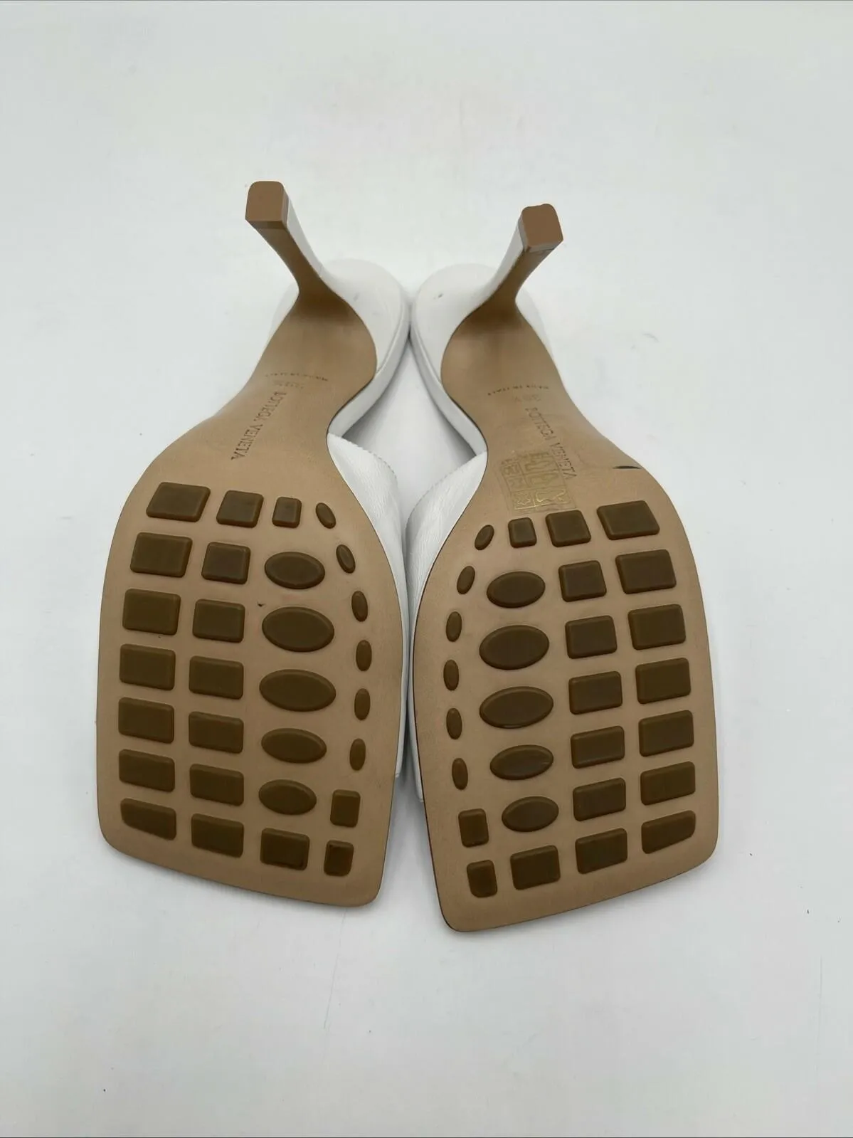 Women’s Bottega Veneta Pudding Stretch Mule Sandals In White Size 39.5 - Very Good