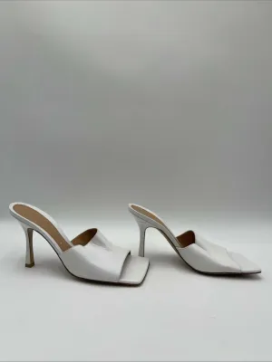 Women’s Bottega Veneta Pudding Stretch Mule Sandals In White Size 39.5 - Very Good