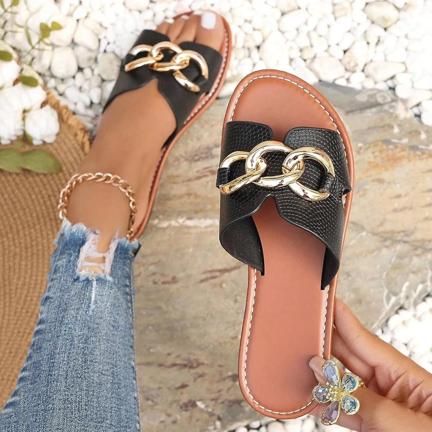 Women's Fashion Slide Sandal Womens Flat Sandals Comfortable Flip Flops Slide Sandals Summer Beach Shoes With Metal
