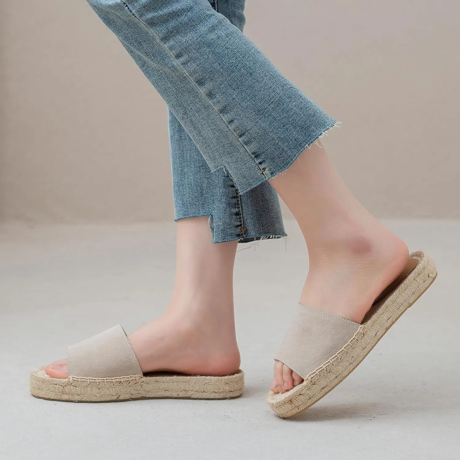 Women's One Word Thick Bottom Slippers - Fashionable Flat Shoes Comfortable Sandals Breathable Non slip Slippers Easy to Wear Suitable for Pairing with T-shirts, Dresses, Jeans