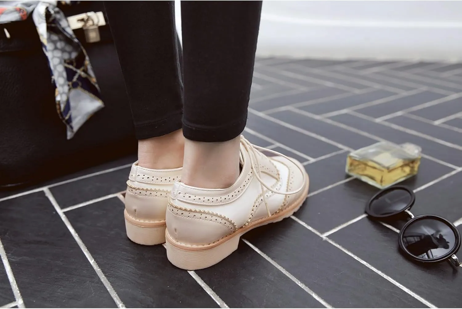 Women's Patent Leather Lace-Up Perforated Oxfords Round Toe Low Chunky Heel Block Patchwork Wingtip Brogues Pumps Casual Comfortable Derby Saddle Shoes